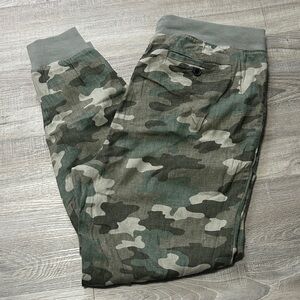 Lucky Brand Camo jogger style pants - size L